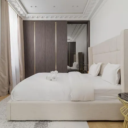 Apartment My - Marbeuf Paris