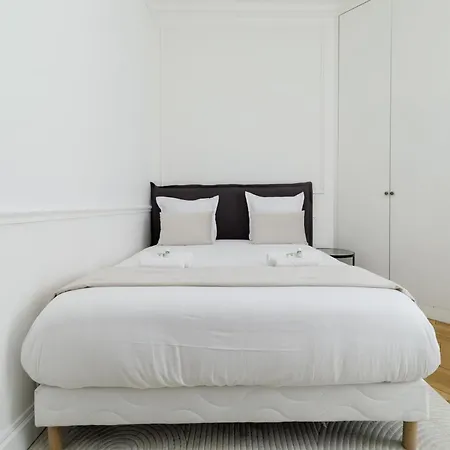 Apartment My - Marbeuf Paris