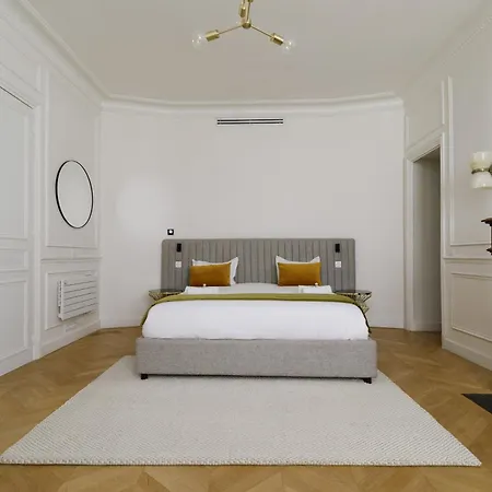 My - Marbeuf Apartment *